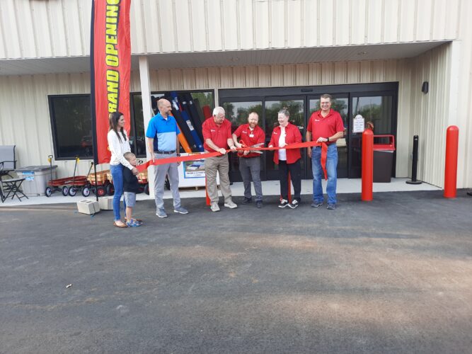 Runnings celebrates new Canby store building News, Sports, Jobs